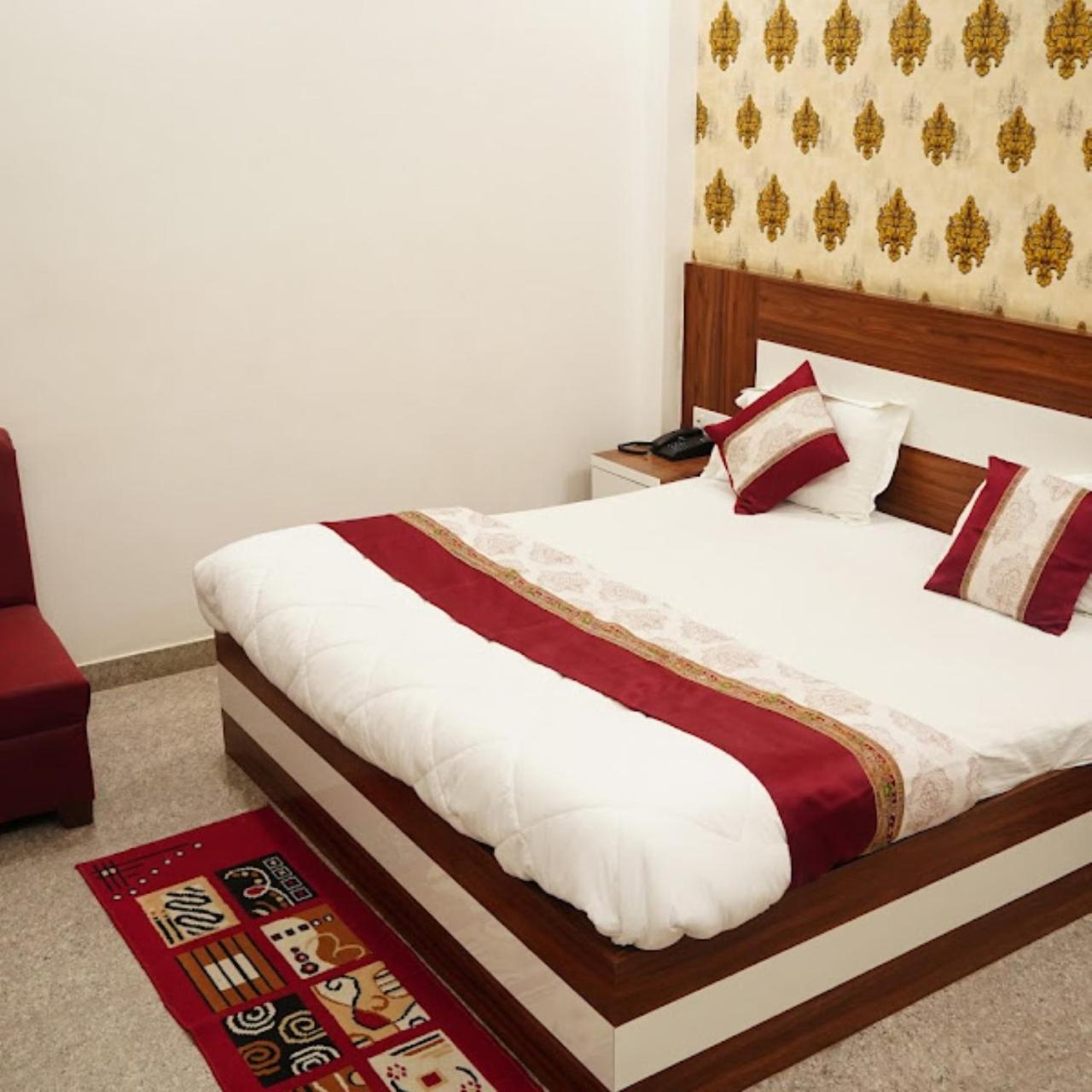 Hotel The Ramay Palace Ayodhya ภายนอก รูปภาพ